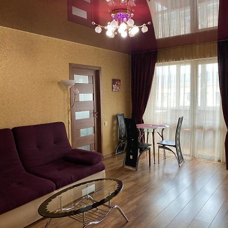 New Apartments With Panoramic Views On Avenue Nauky Charkiw Exterior foto