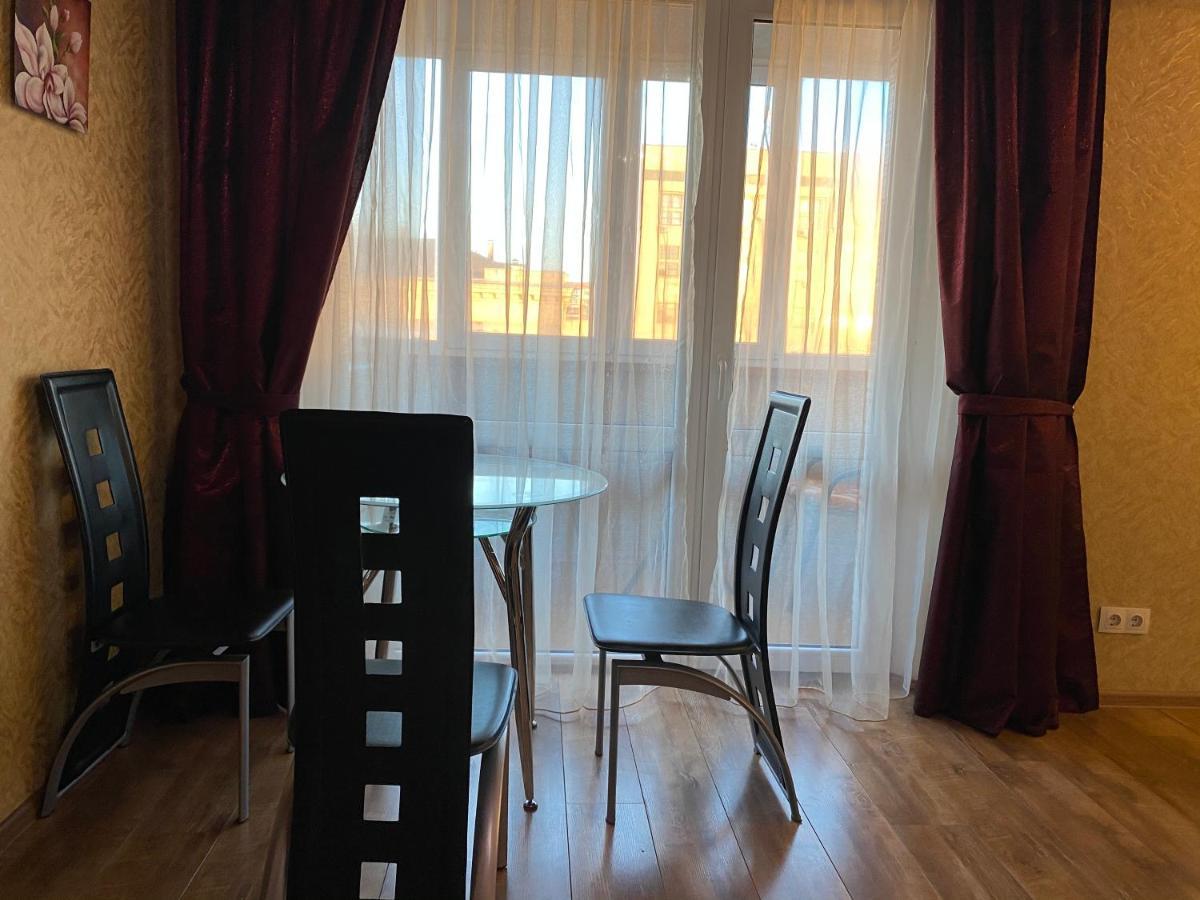 New Apartments With Panoramic Views On Avenue Nauky Charkiw Exterior foto